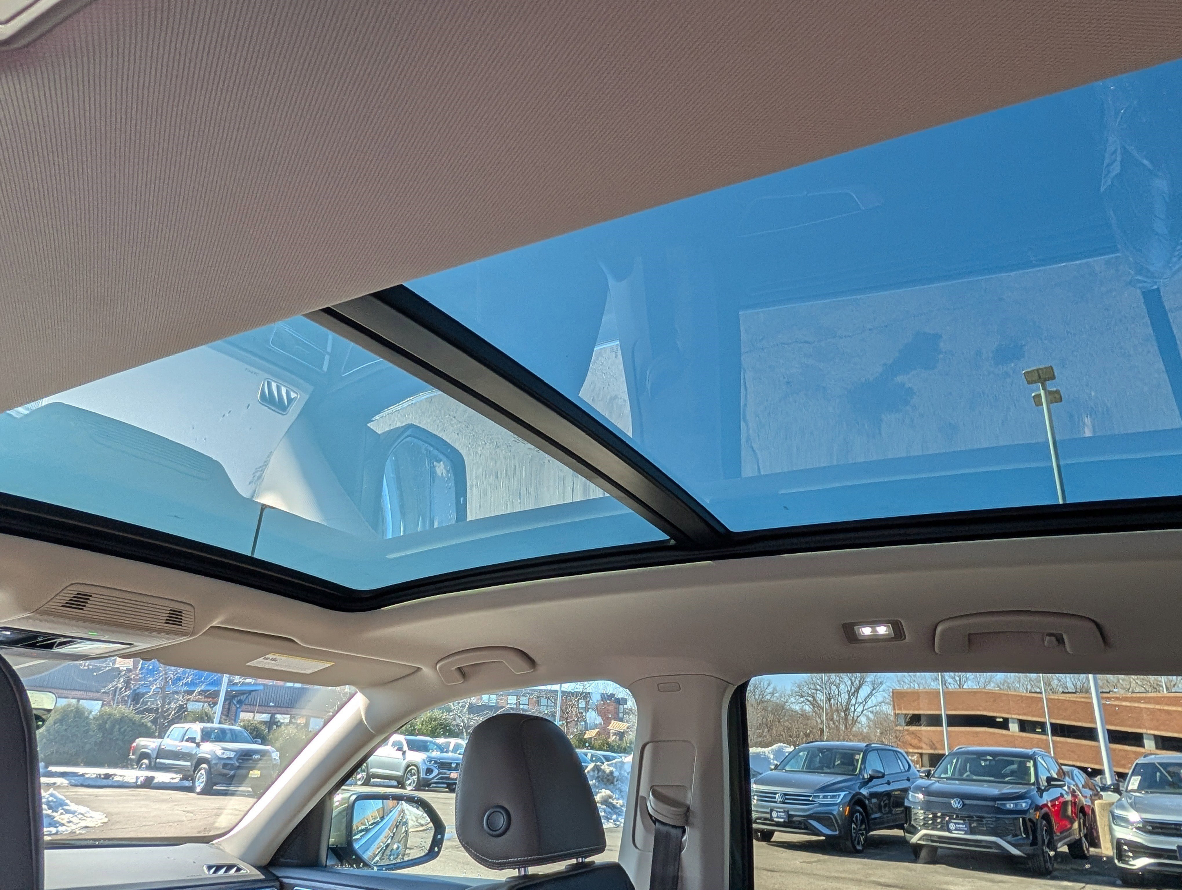 New 2026 Volkswagen Atlas SEL image 6