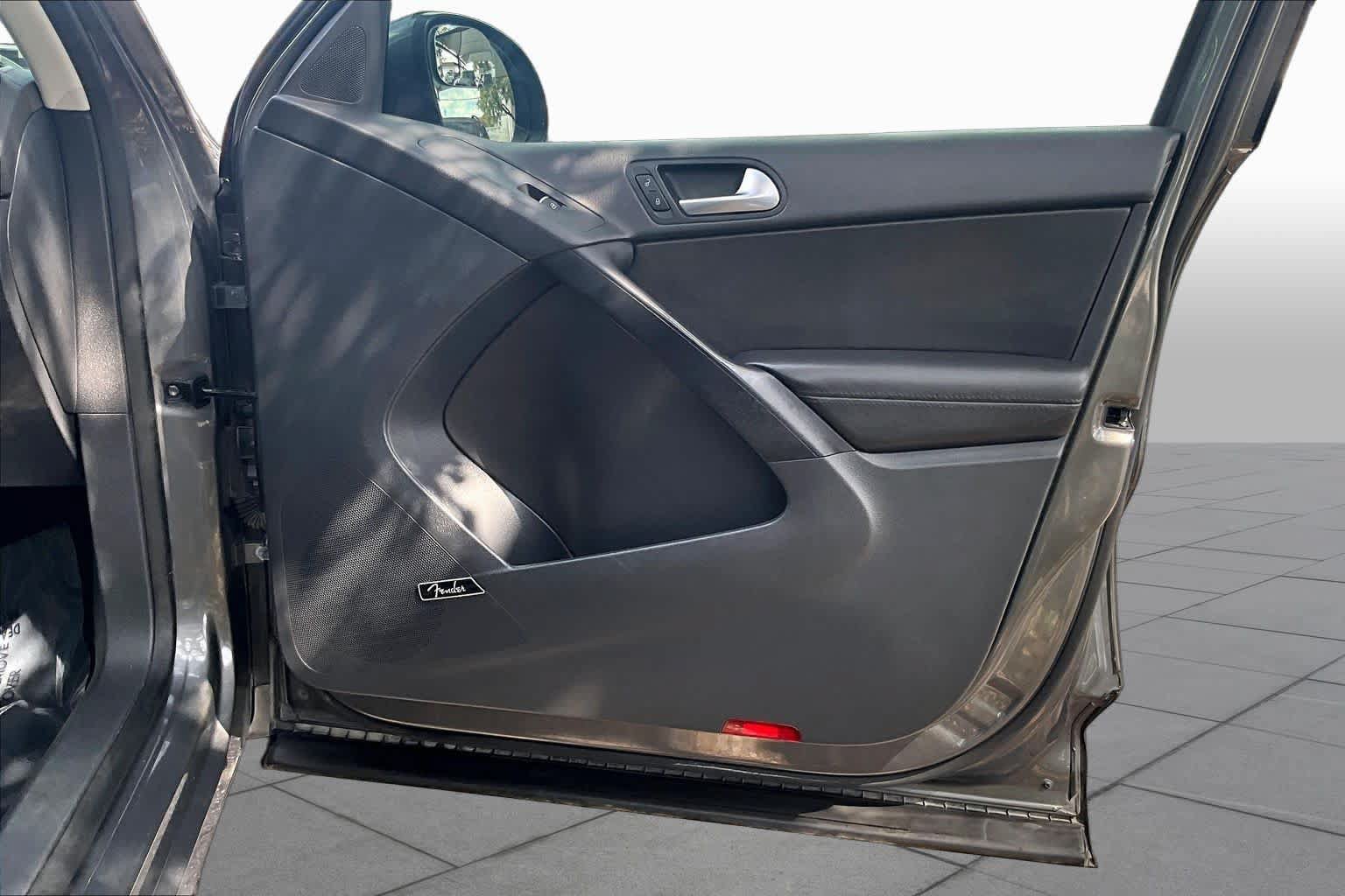 Used 2014 Volkswagen Tiguan SEL FWD image 23
