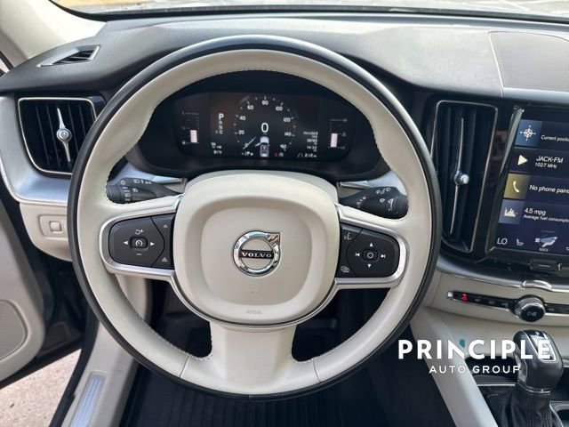 Used 2018 Volvo XC60 T6 Momentum w/ Convenience Package image 22