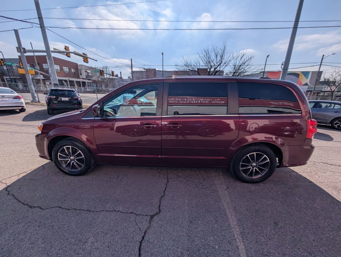 Used 2017 Dodge Grand Caravan SXT FWD image 9