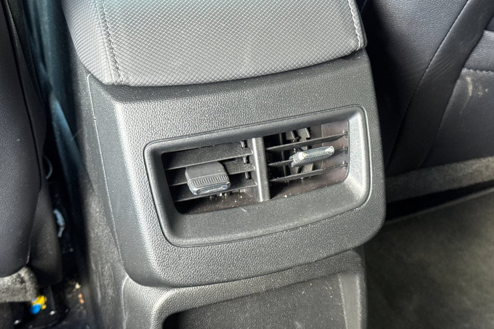 Used 2026 Chevrolet Equinox EV LT FWD image 40