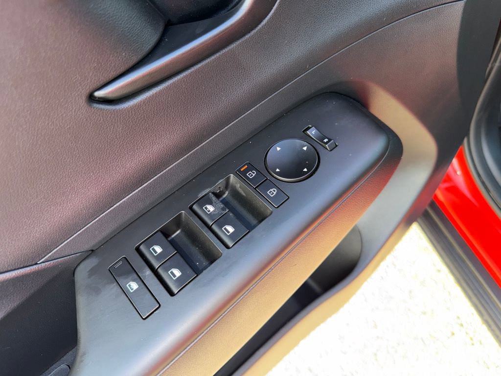 Used 2025 Hyundai Kona SEL FWD image 15