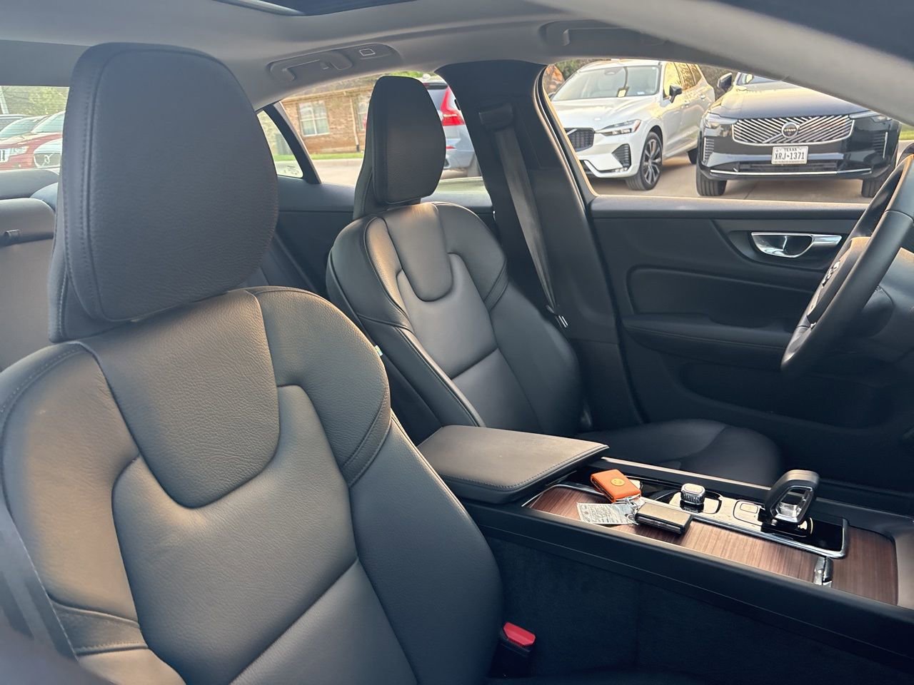 Used 2025 Volvo S60 B5 Plus image 12