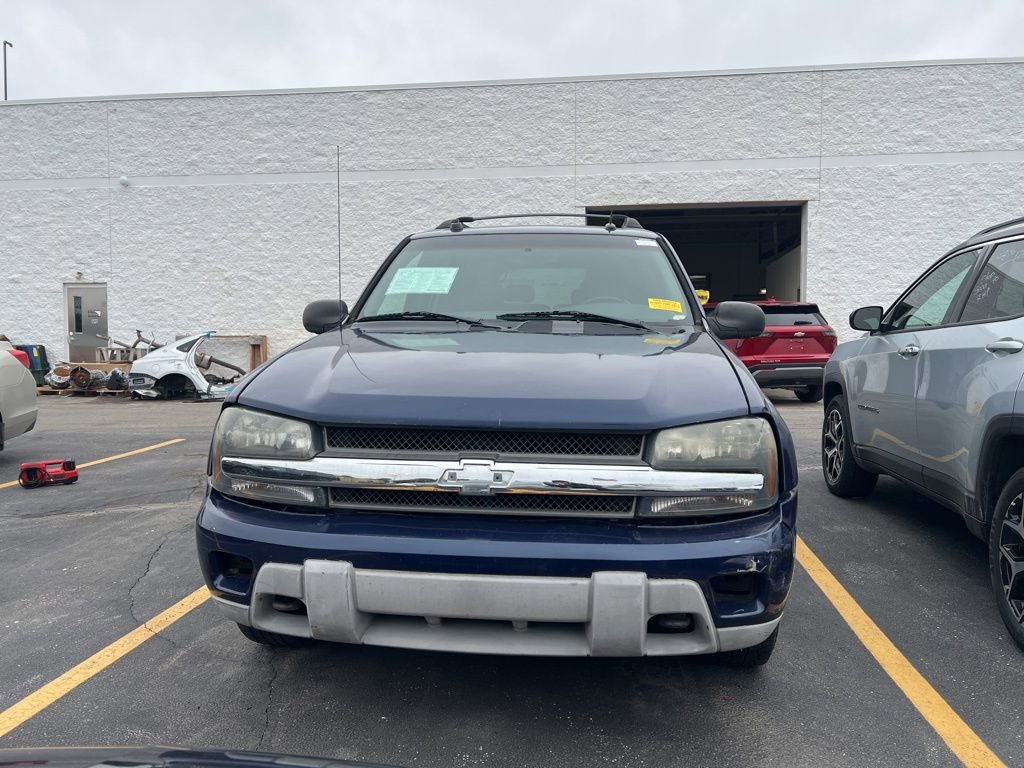 Used 2004 Chevrolet TrailBlazer LT w/ LT Package 1 image 2