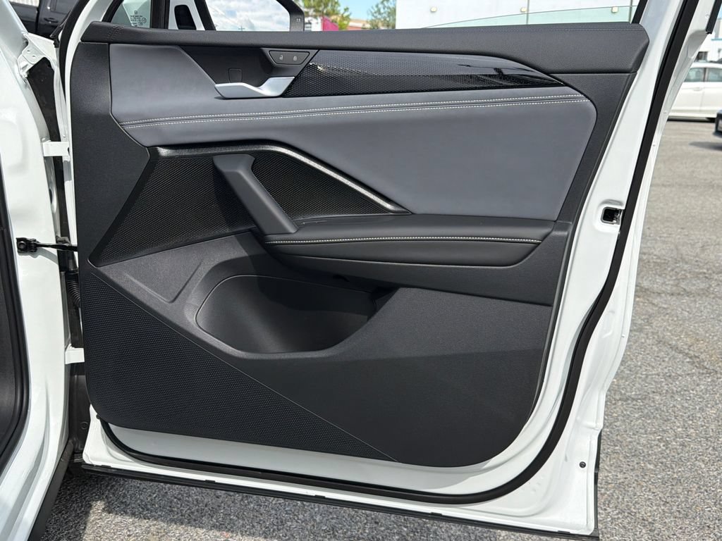 New 2026 Volkswagen Tiguan SE FWD image 5