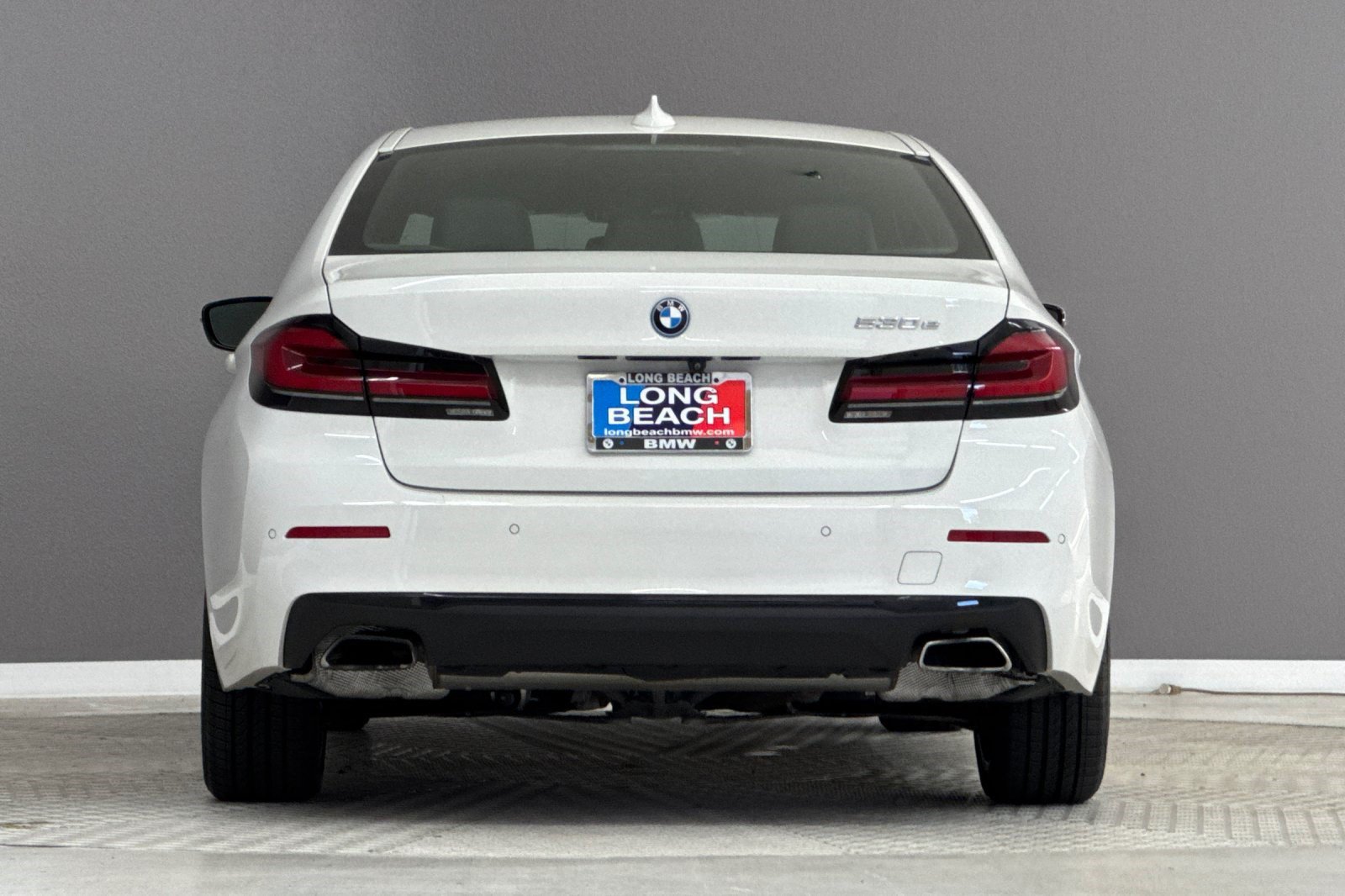 Certified 2023 BMW 530e w/ Convenience Package RWD image 10