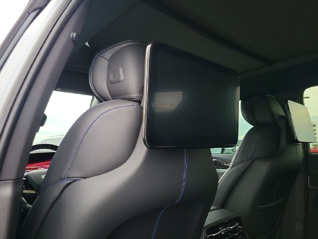 New 2026 Cadillac Escalade IQL Sport 1 w/ LPO, ONYX Package AWD/4WD image 15