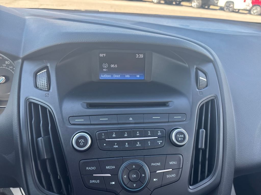 Used 2016 Ford Focus SE image 25