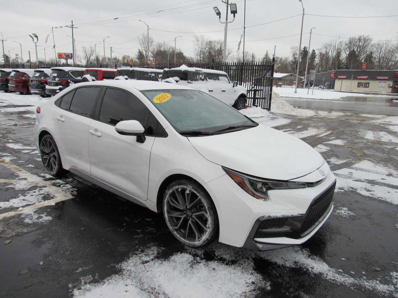 Used 2021 Toyota Corolla SE w/ Carpet Mat Package (TMS) FWD image 3