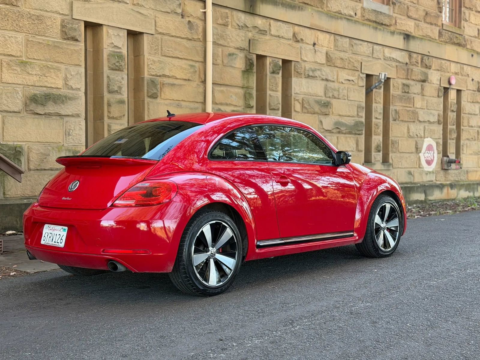 Used 2012 Volkswagen Beetle 2.0T image 4
