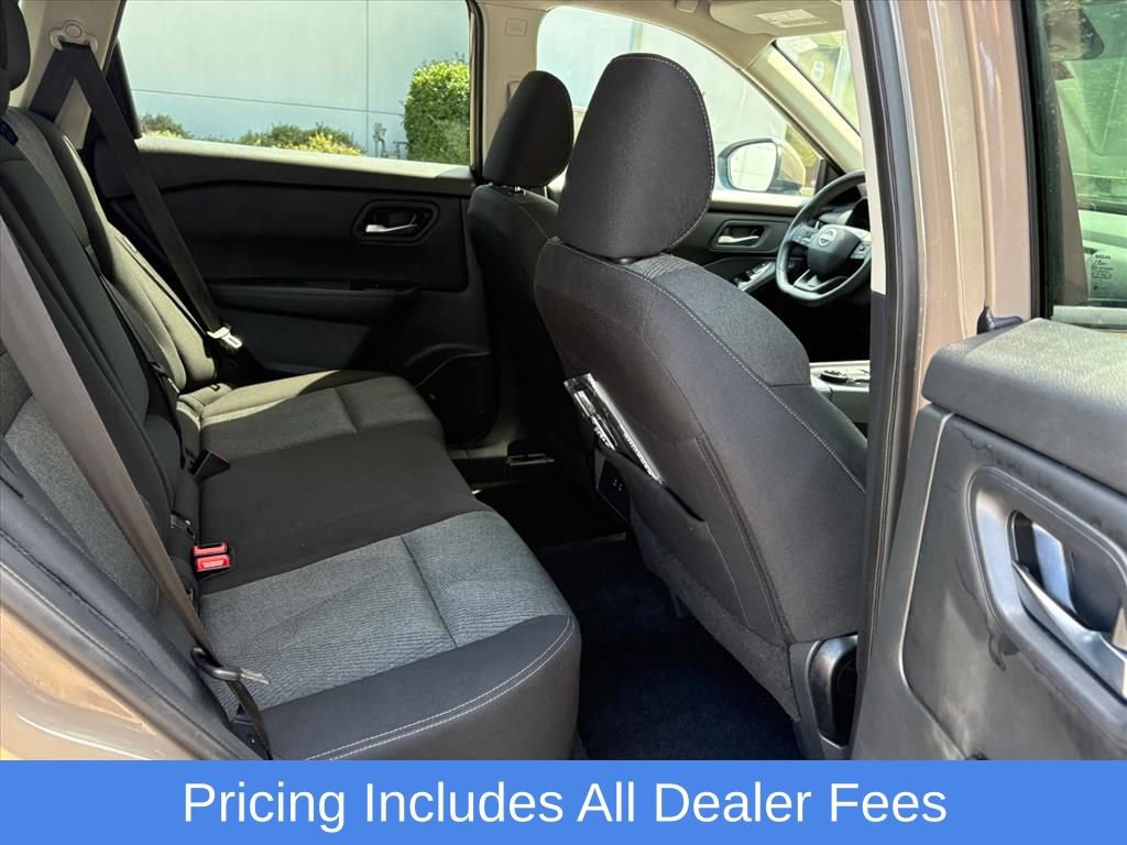Used 2025 Nissan Rogue SV AWD/4WD image 20