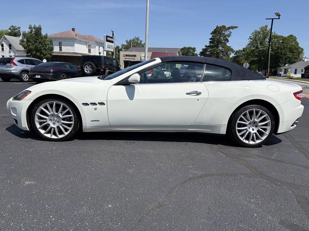 Used 2013 Maserati GranTurismo Convertible RWD image 2