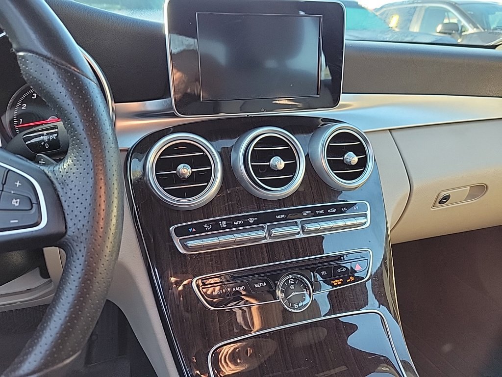 Used 2018 Mercedes-Benz C 300 4MATIC Sedan image 9
