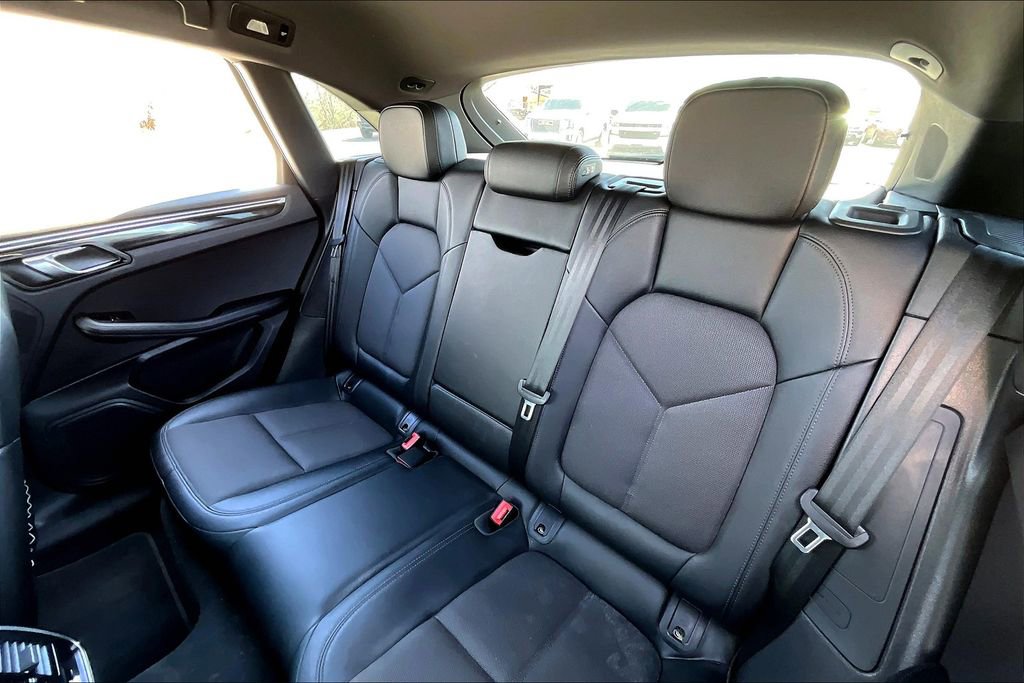 Used 2022 Porsche Macan image 38
