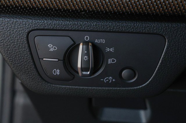 Used 2020 Audi SQ5 Premium Plus w/ Premium Plus Package image 27