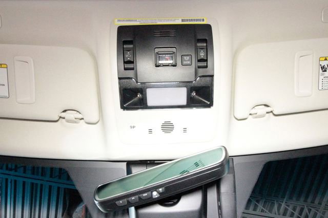 Used 2024 Lexus ES 350 Ultra Luxury w/ Accessory Package (Z1) image 9