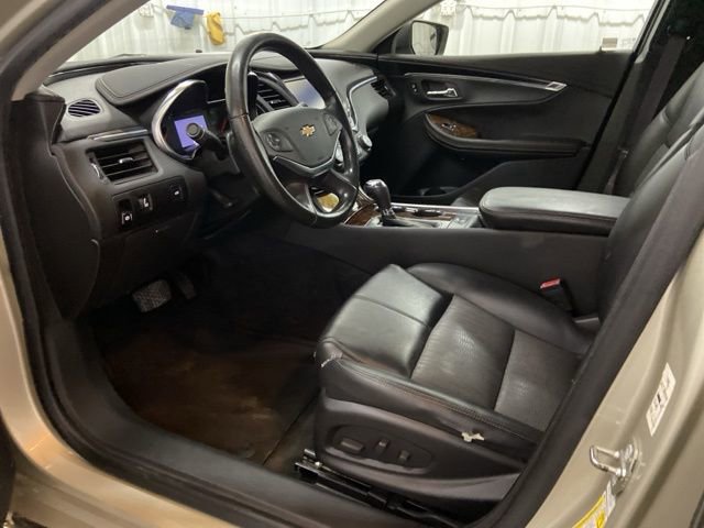 Used 2015 Chevrolet Impala LT image 23