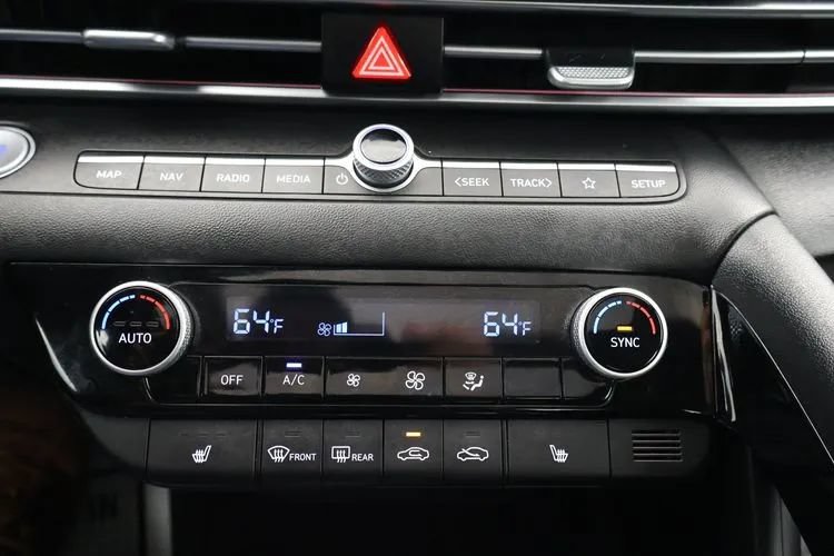 Used 2025 Hyundai Elantra SEL FWD image 30