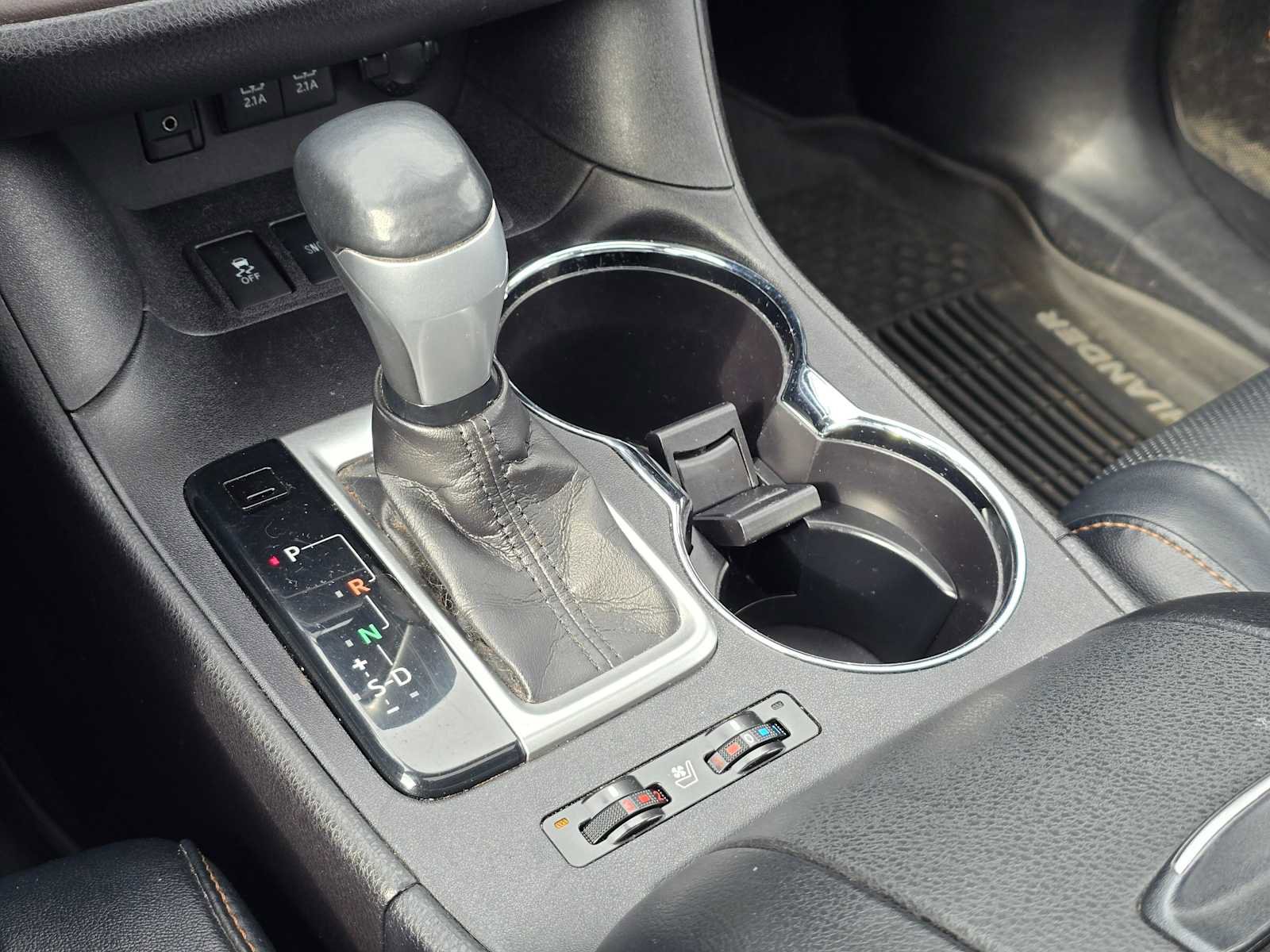 Used 2017 Toyota Highlander Limited image 27