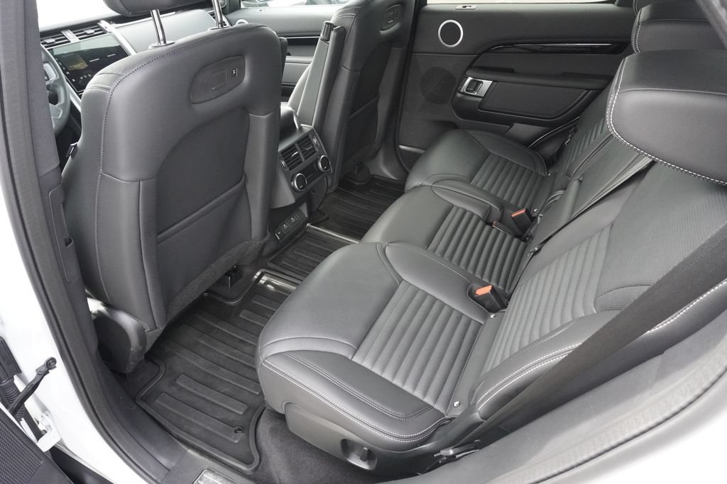 Used 2025 Land Rover Discovery S AWD/4WD image 29