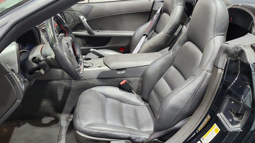 Used 2007 Chevrolet Corvette Convertible w/ Preferred Equipment Group RWD image 24