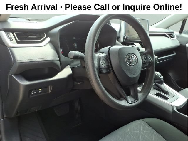 Used 2025 Toyota RAV4 XLE FWD image 13