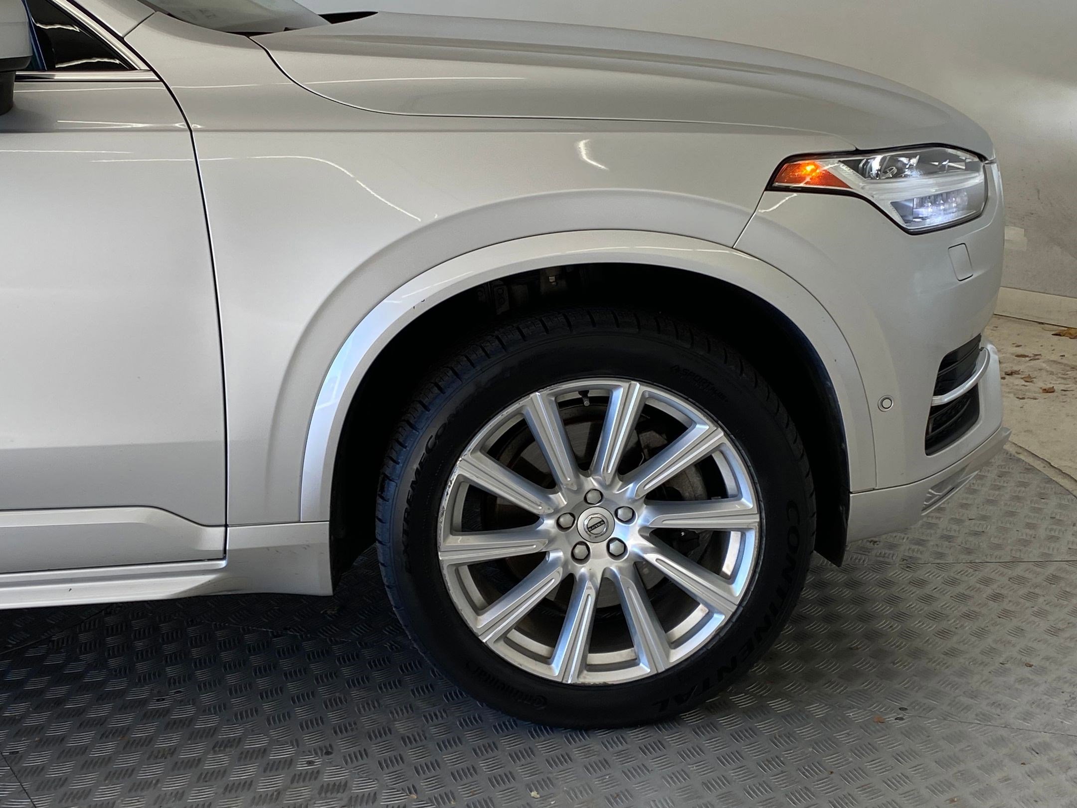 Used 2017 Volvo XC90 T6 Momentum w/ Vision Package image 10