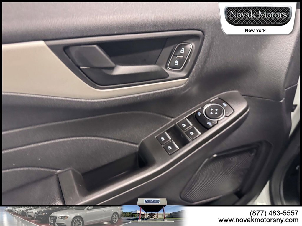 Used 2022 Ford Escape SE w/ Convenience Package image 12