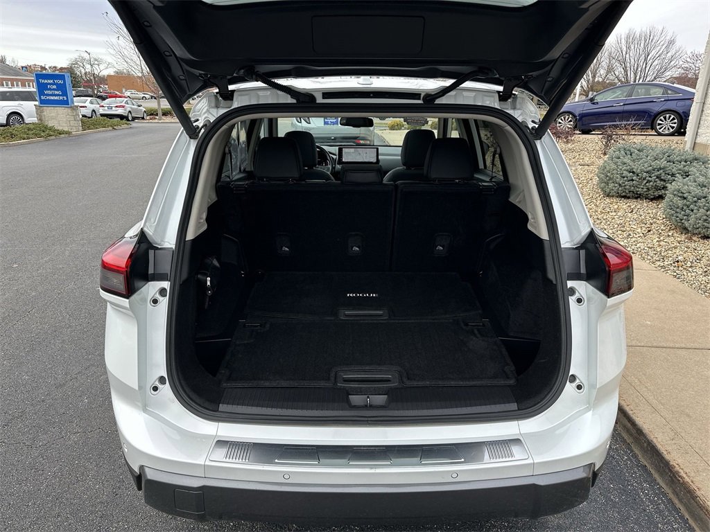 Used 2024 Nissan Rogue SL w/ SL Premium Package image 21