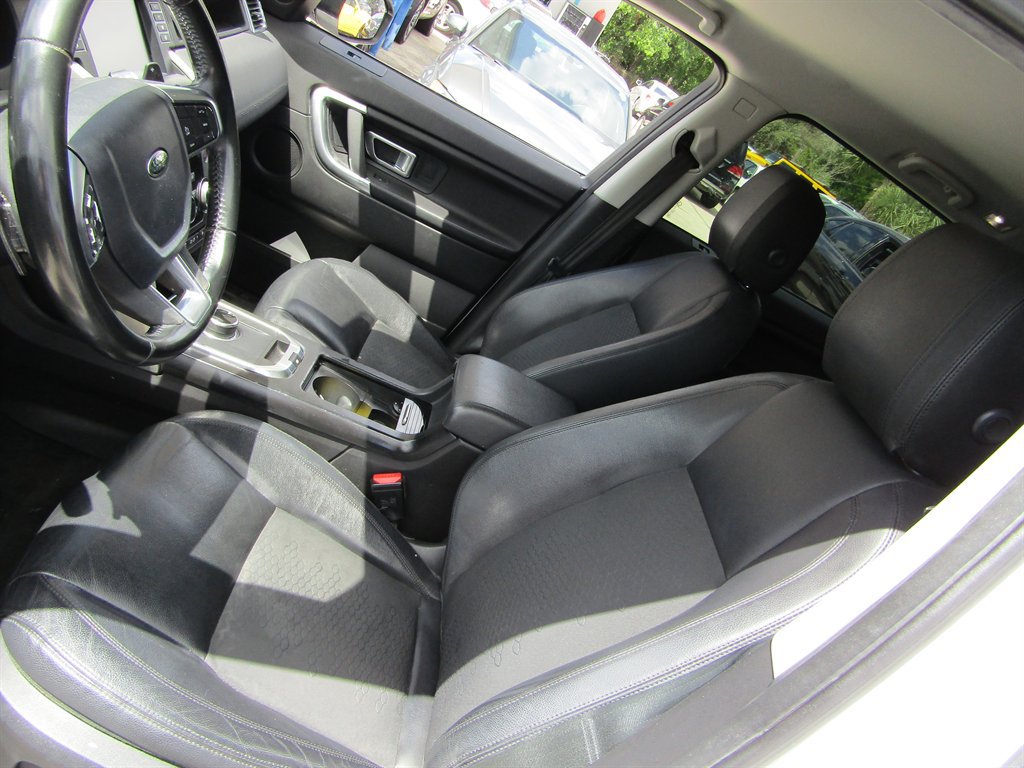 Used 2017 Land Rover Discovery Sport SE AWD/4WD image 10
