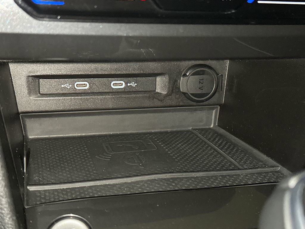 Used 2023 Volkswagen Tiguan SEL R-Line image 35