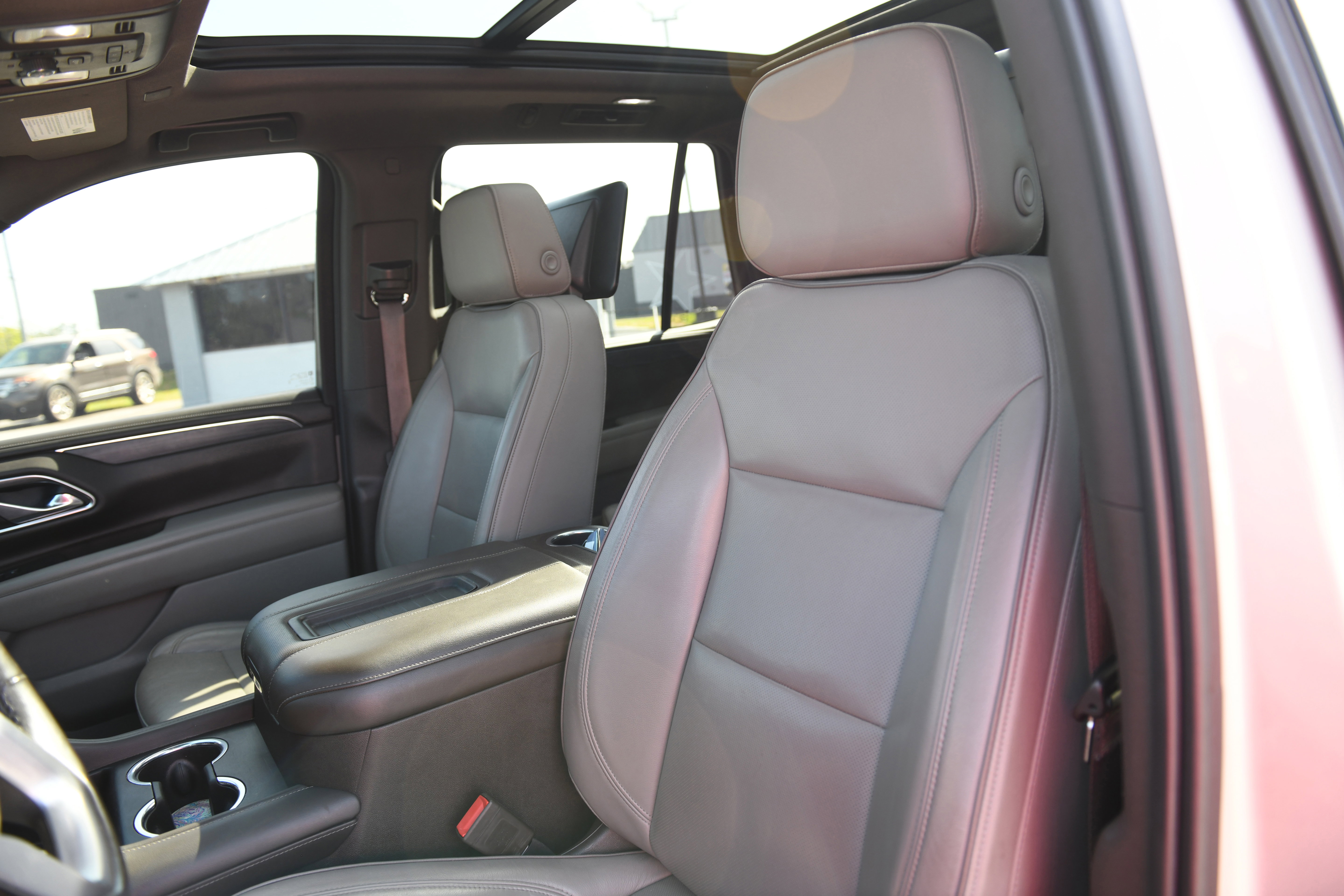 Used 2021 GMC Yukon SLT w/ SLT Luxury Plus Package image 17