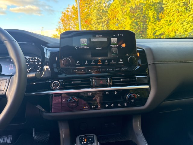 Used 2024 Nissan Pathfinder SL w/ SL Premium Package AWD/4WD image 19