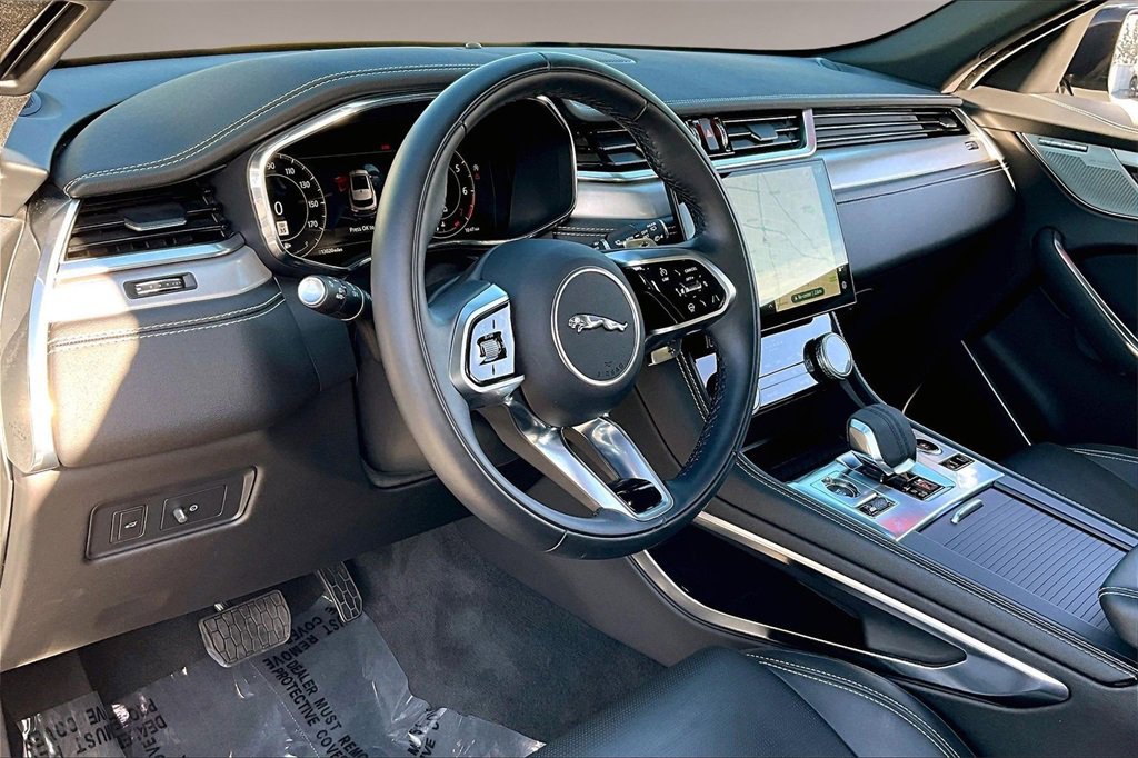 Used 2024 Jaguar F-PACE R-Dynamic S image 15