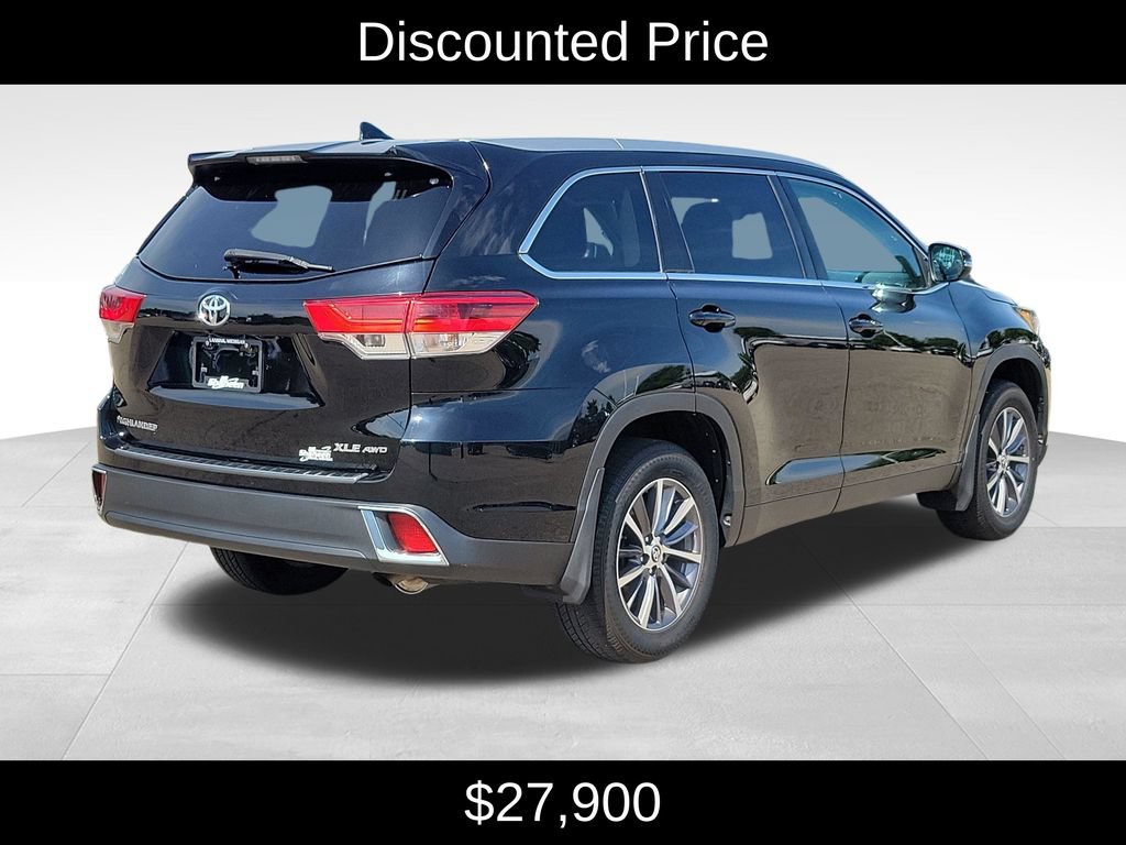 Used 2019 Toyota Highlander XLE AWD/4WD image 3