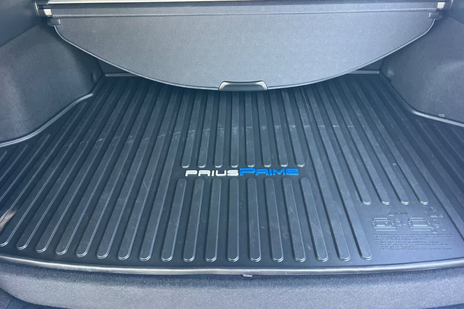 Used 2022 Toyota Prius Prime LE FWD image 17