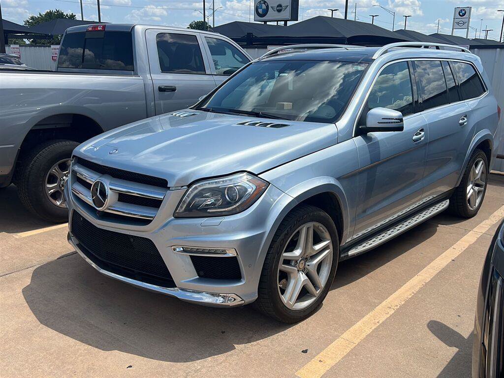 Used 2015 Mercedes-Benz GL 550 4MATIC image 2