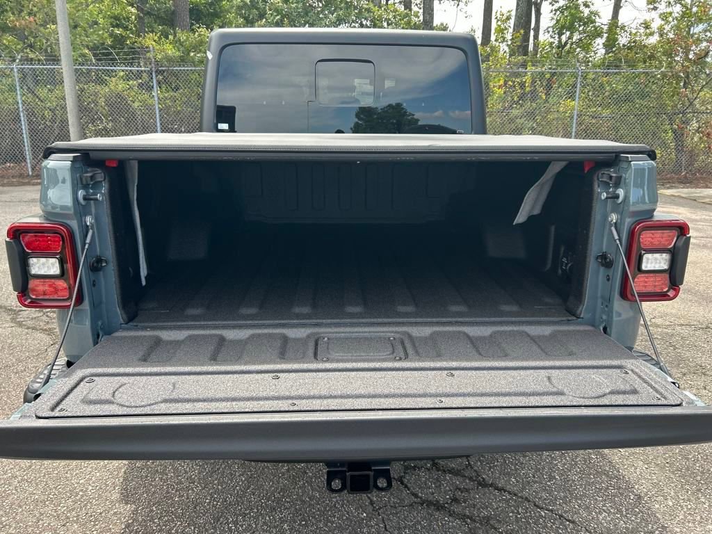 New 2025 Jeep Gladiator Mojave image 27