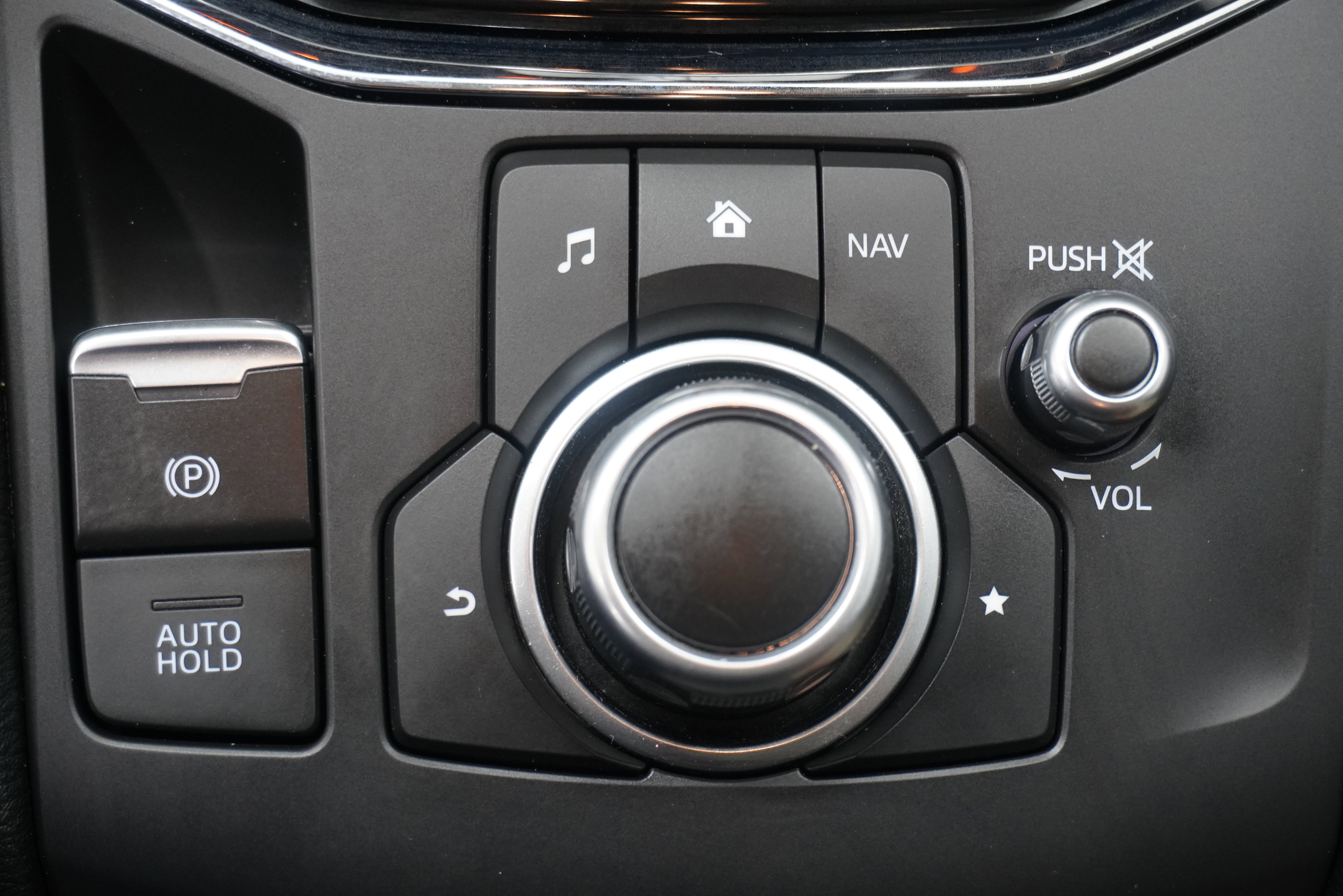 Used 2018 MAZDA CX-5 Touring w/ Preferred Equipment Package FWD image 26