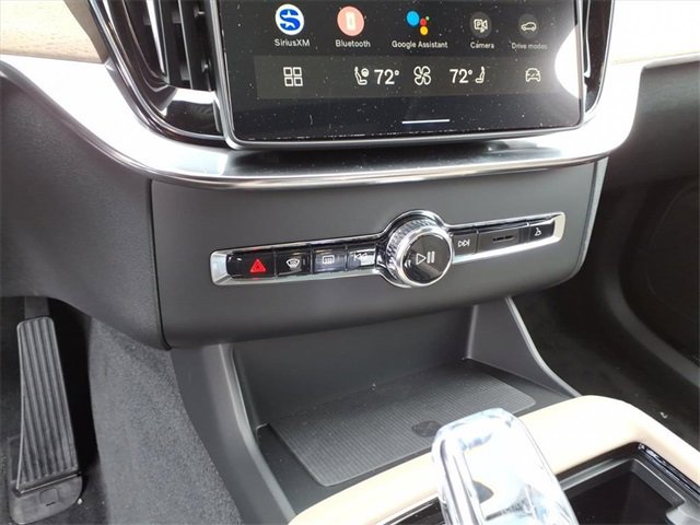 New 2026 Volvo XC90 B6 Plus w/ Protection Package Premier image 17