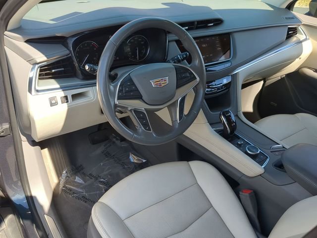 Used 2022 Cadillac XT5 Premium Luxury image 2
