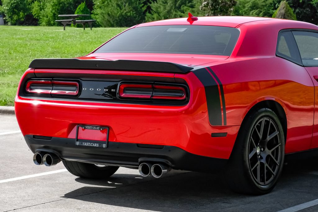 Used 2016 Dodge Challenger R/T Scat Pack RWD image 12