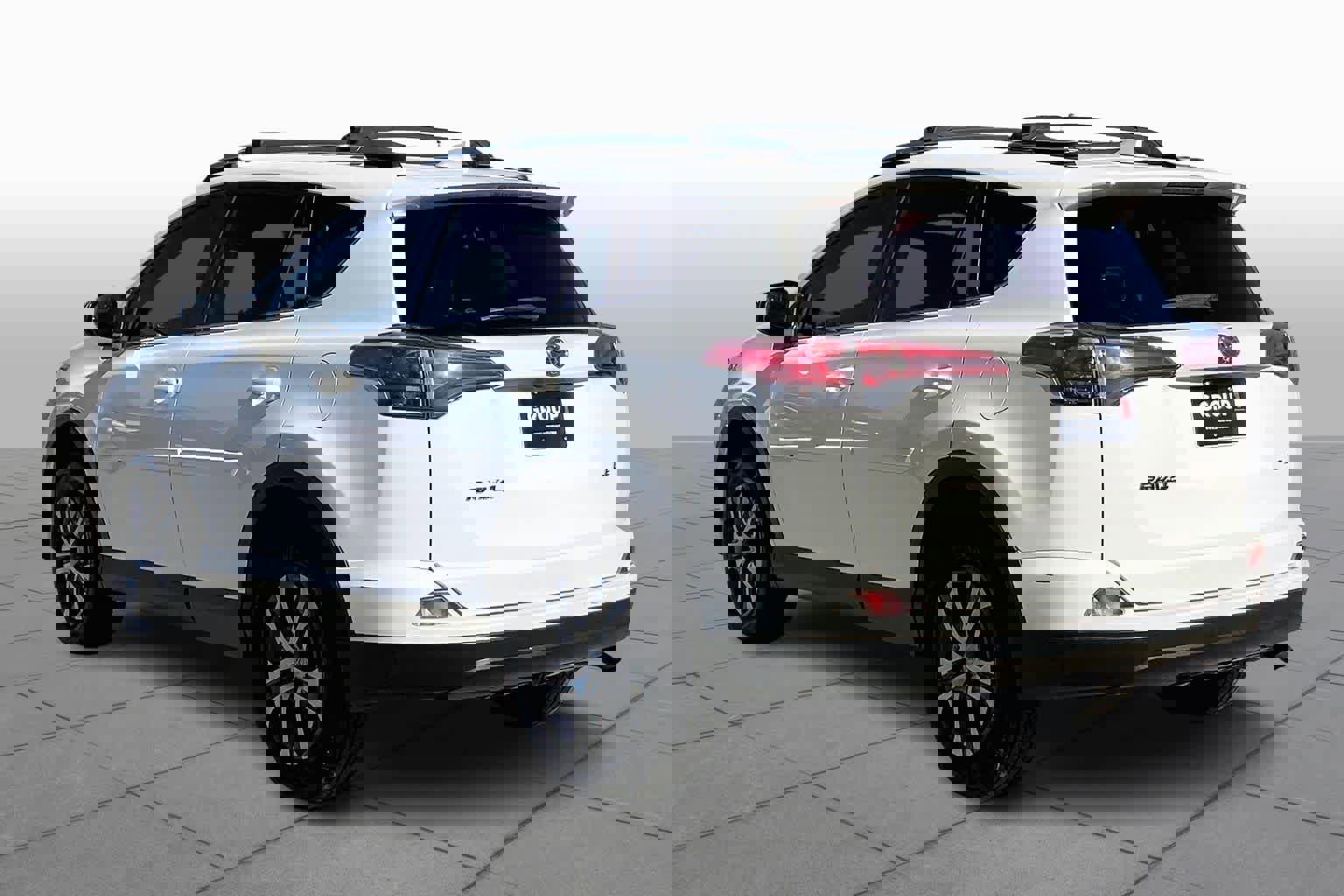 Used 2017 Toyota RAV4 LE image 11