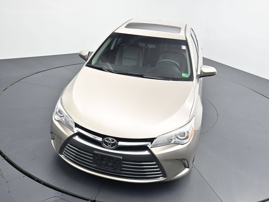 Used 2017 Toyota Camry XLE w/ Moonroof Package FWD image 11