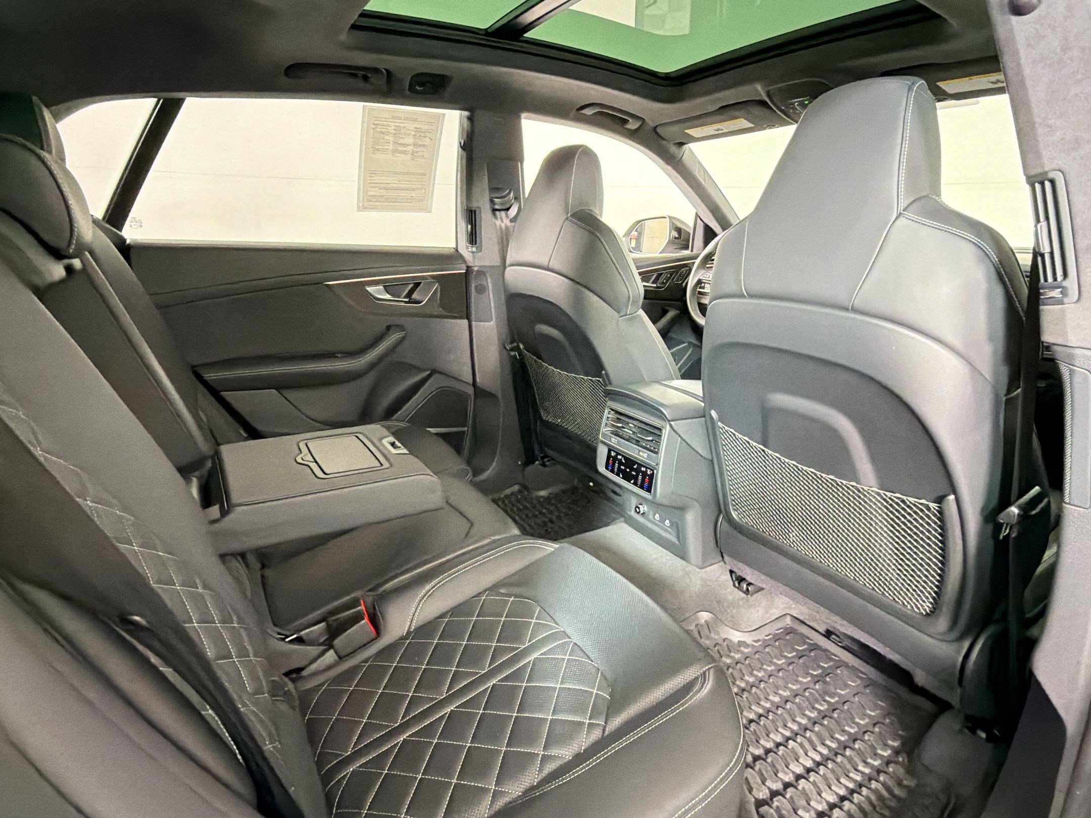 Used 2023 Audi SQ8 Prestige image 30