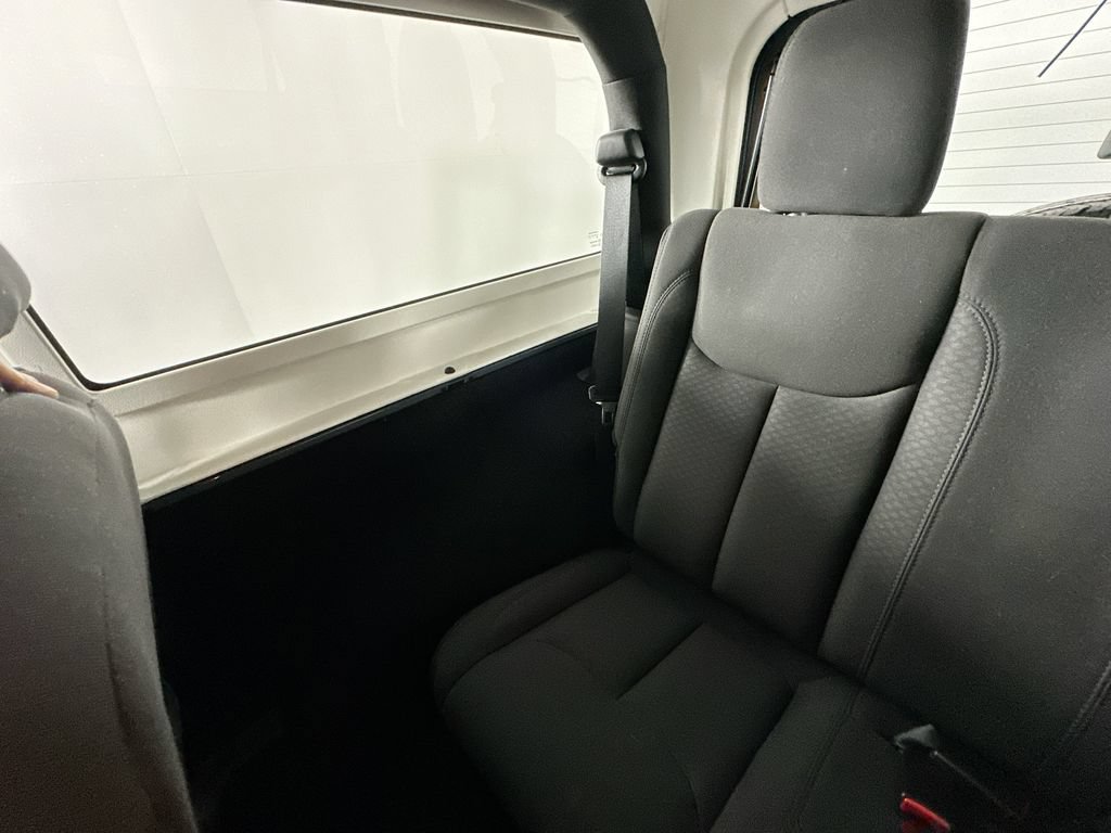 Used 2015 Jeep Wrangler Sport w/ Connectivity Group AWD/4WD image 12