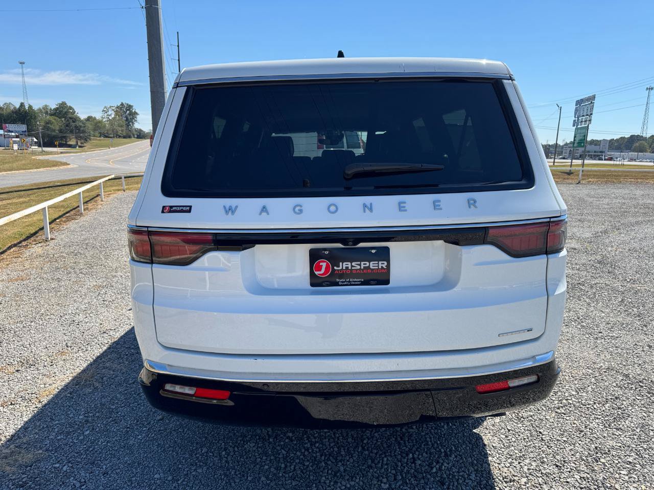 Used 2024 Jeep Wagoneer L Series II w/ Flexible Seating Group RWD image 4