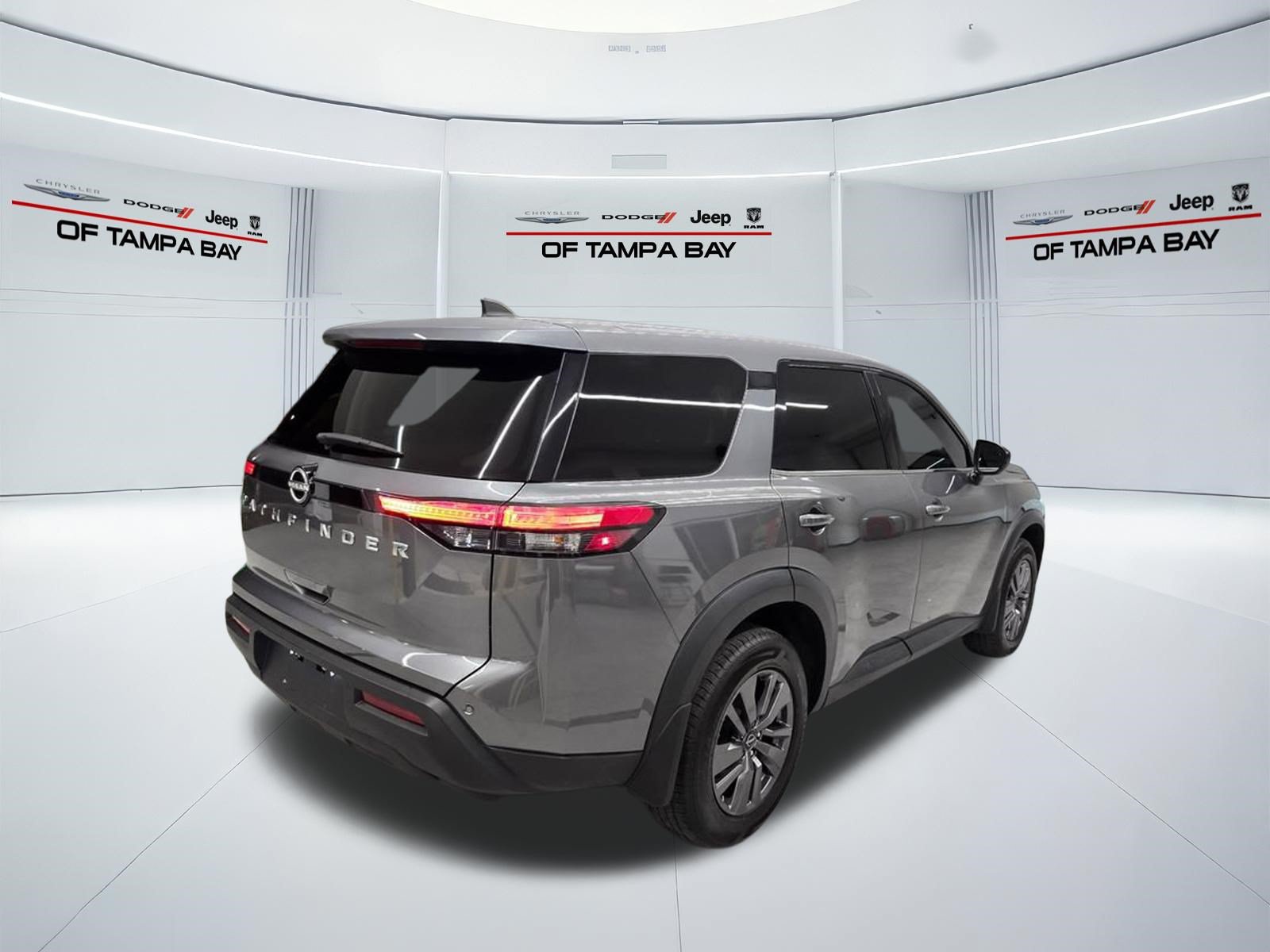 Used 2023 Nissan Pathfinder S FWD image 6