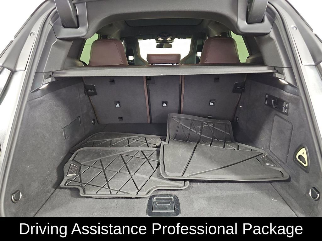 Used 2023 BMW iX xDrive50 w/ Premium Package AWD/4WD image 11