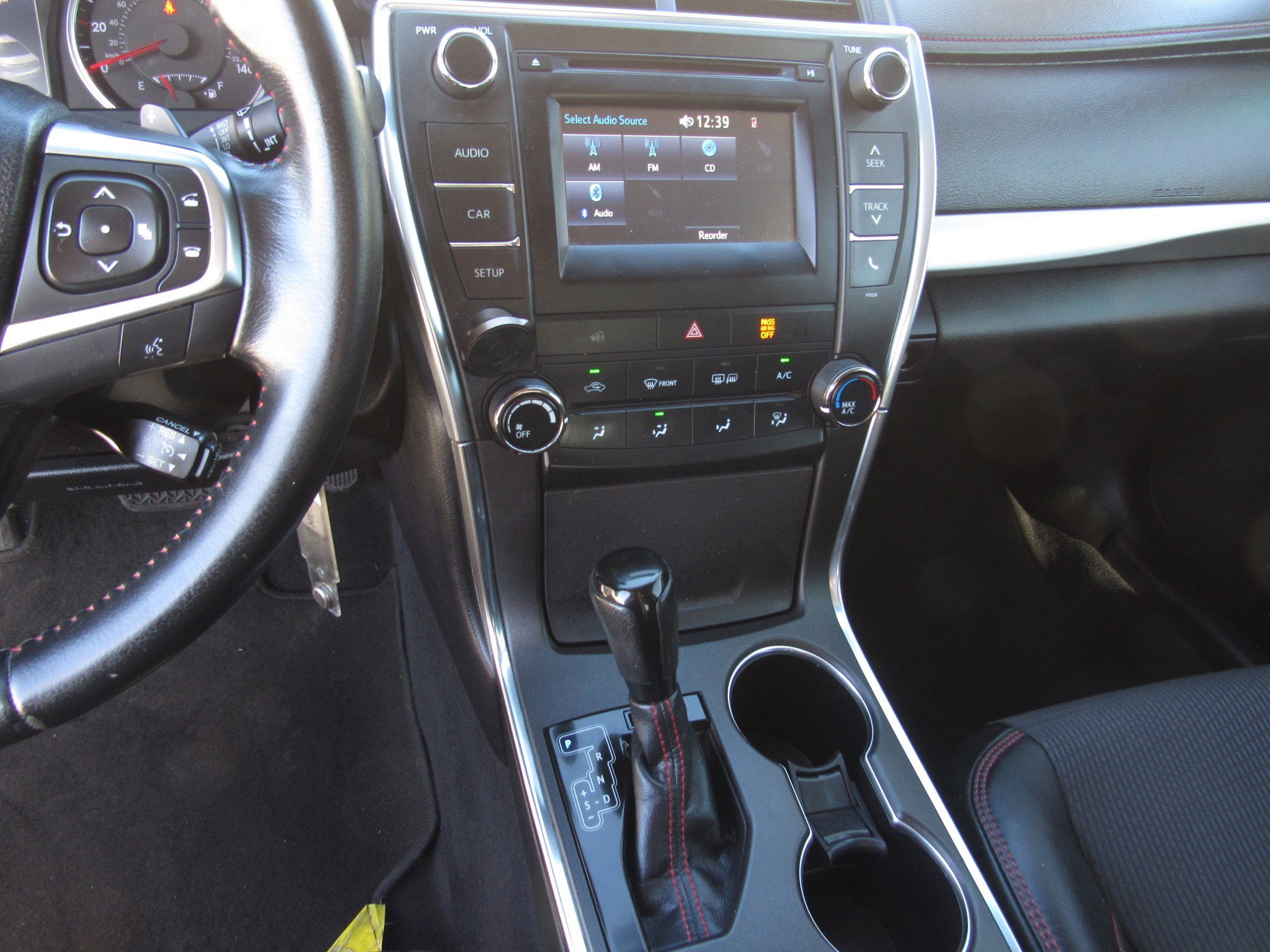 Used 2016 Toyota Camry image 16